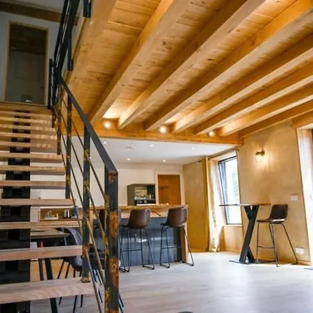 La Loge بوزاوغيس