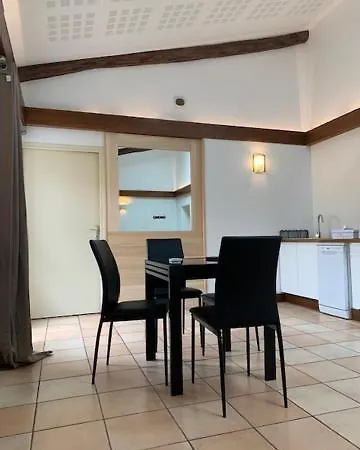 La Loge بيت ضيافة بوزاوغيس