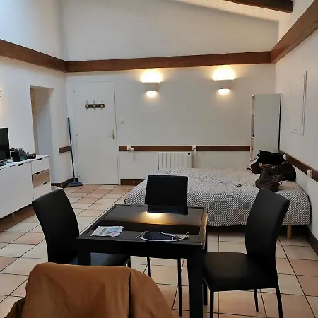 بيت ضيافة La Loge *